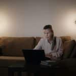 How Augmented Reality is Reshaping Online Shopping Experiences